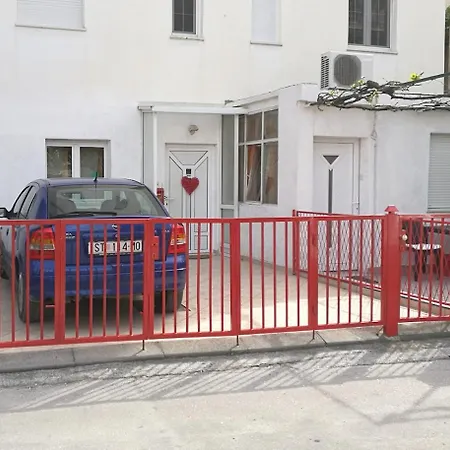 Issa -1min From The Beach,free Parking *