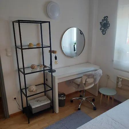 Issa -1min From The Beach,free Parking