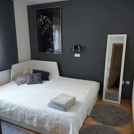 Issa -1min From The Beach,free Parking Apartman *