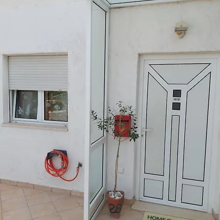 Apartman Issa -1min From The Beach,free Parking