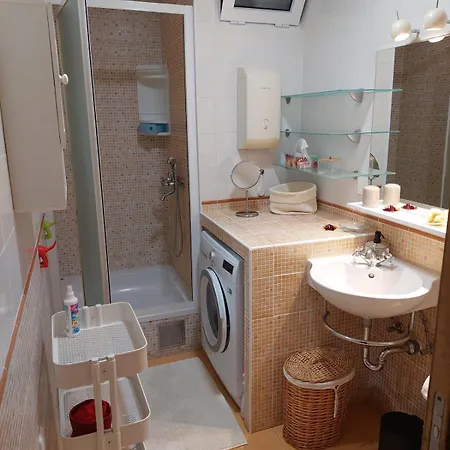 Apartamento Issa -1min From The Beach,free Parking *