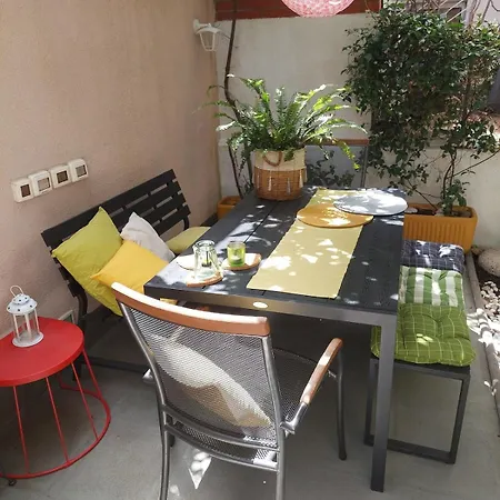 Issa -1min From The Beach,free Parking