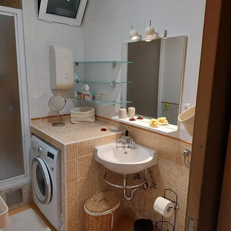 Issa -1min From The Beach,free Parking *