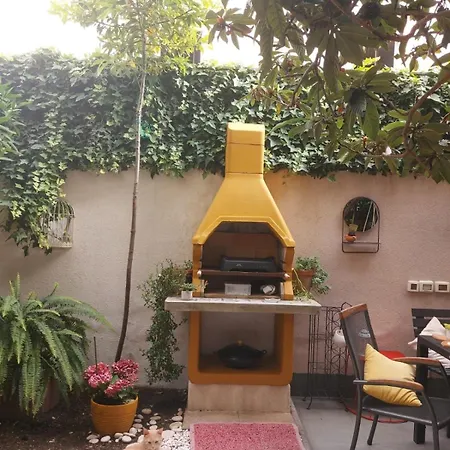 Issa -1min From The Beach,free Parking *